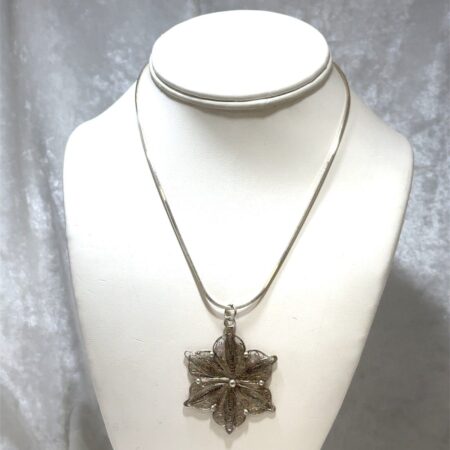 16" Box Chain Sterling Silver with Filigree Flower Pendant - 12.7 Grams