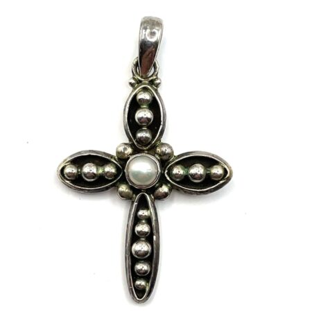 Silpad S-0971 Sterling Silver and Freshwater Pearl Cross Pendant