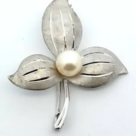 Vintage Sterling Silver 6.74MM Wide Cultured Pearl, Pin/Brooch 4.6 Grams