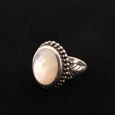 Size: 9 White Mother of Pearl 925 Sterling Silver Ring 7.6g