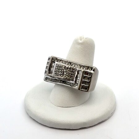 Chunky 925 Sterling Silver Cubic Zirconia Ring Size: 9
