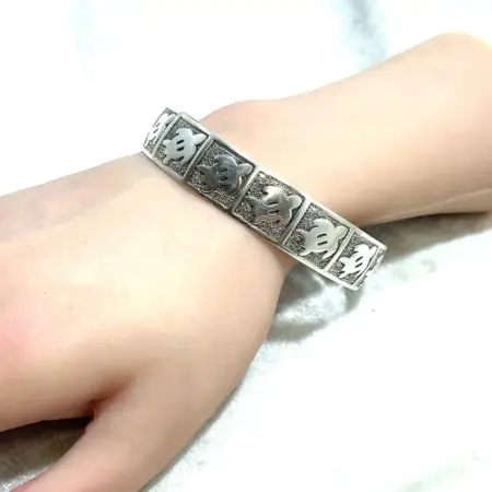 Hawaiin PCU Sea Turtle Sterling Silver Bangle Bracelet - 8" Wrist