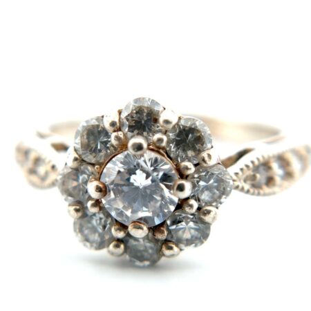Size: 7 925 Sterling Silver Cubic Zirconia Flower Cluster Ring 4.1g