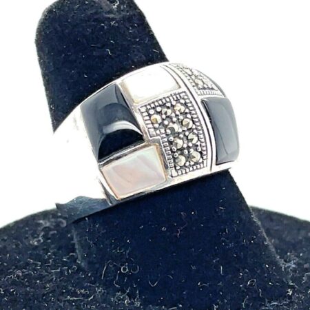 925 Sterling Silver Mother of Pearl and Onyx Dome Ring - Size 8