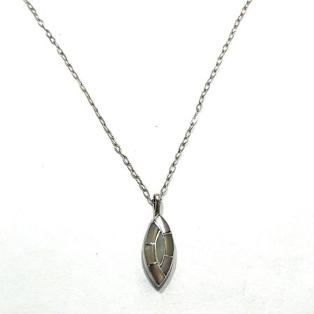 Dainty 925 S.S. 18” Cable Chain With Mother of Pearl Inlay Pendant 1.9g