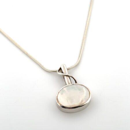 20” Mother of Pearl 925 Sterling Silver Pendant Snake Chain Necklace 14.9g