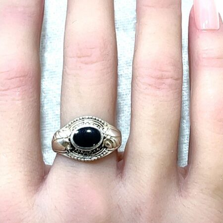 Sterling Silver Oval Shaped Onyx Ring 4.7 Grams Size-8