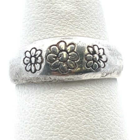 Sterling Silver Triple Flower, Size 5.5, Band Ring - 3.8 Grams
