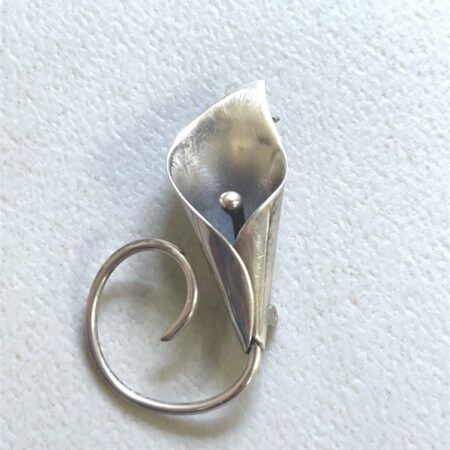 Stuart NYE Sterling Silver Lilly Flower Pin/Brooch - 3.6 Grams
