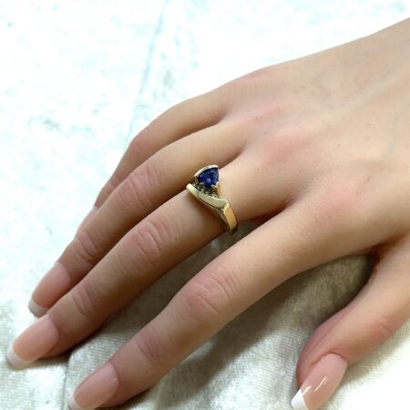 14k Yellow Gold, Size 6.5 Trillion Cut Tanzanite & Diamond Accent Ring 7.3 Grams