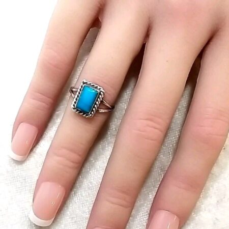 Sterling Silver Emerald Cut Turquoise Stone Ring 2.5 Grams Size-5