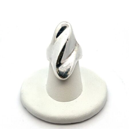 925 Sterling Silver Modernist Oval Ring Size: 5.5