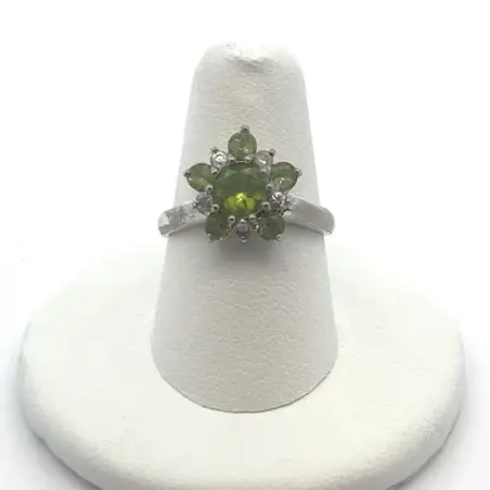 Thailand 925 Sterling Silver Peridot and Cubic Zirconia Flower Ring Size: 7
