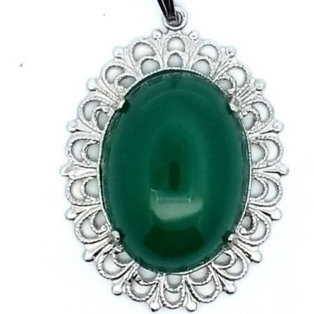 925 Sterling Silver with Oval-shaped Green Chalcedony Pendant 8.4 Grams