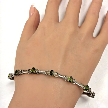 Vintage Sterling Silver and Peridot Link Bracelet - 7 1/2 Inch, 9.1 grams