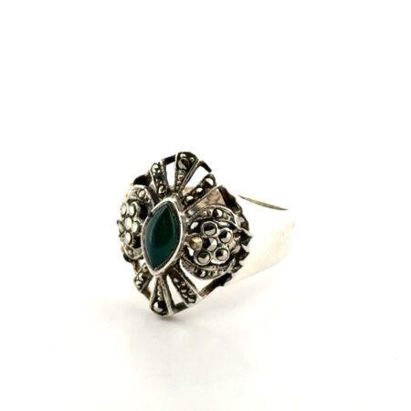 Size: 11 Vintage 925 Sterling Silver Chrysoprase & Marcasite Ring 8.4g