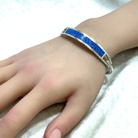Vintage 925 Sterling Chip Inlay Turquoise Hinged Bangle Bracelet - 6.75" Wrist