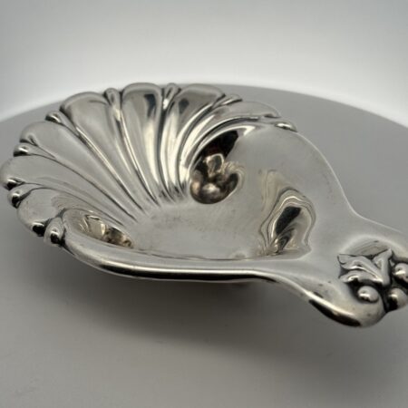 Reed & Barton 925 Sterling Silver X200 Small Scallop Shell Nut/Candy Dish, 83.5g