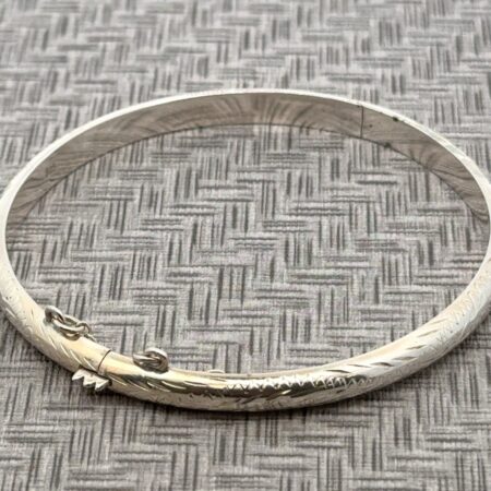 7.5” 925 Sterling Silver 5.2mm Hinged Bangle Bracelet, 7.5g