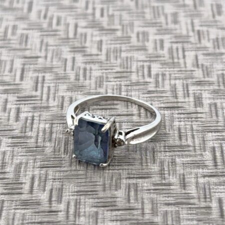 Size: 8.25 Blue Topaz 925 Sterling Silver Ring 2.9g
