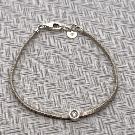 Silpada 8” B2703 Sterling Silver Wire Wrap CZ Take A Bow Bracelet 5.6 Grams