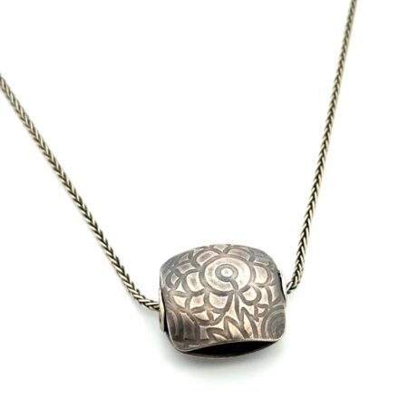 17” Handcrafted 925 Sterling Silver Floral Motif Pendant Hook Clasp Necklace 14g
