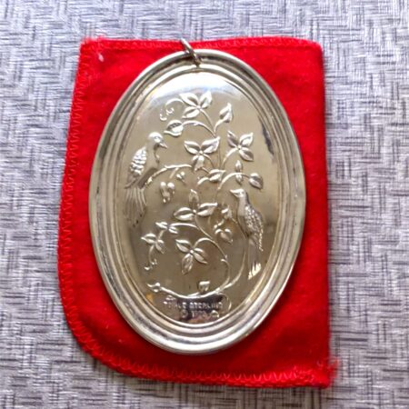 Towle Sterling Silver 1972 Two Turtle Doves Christmas Ornament w/ Pouch Box 25g