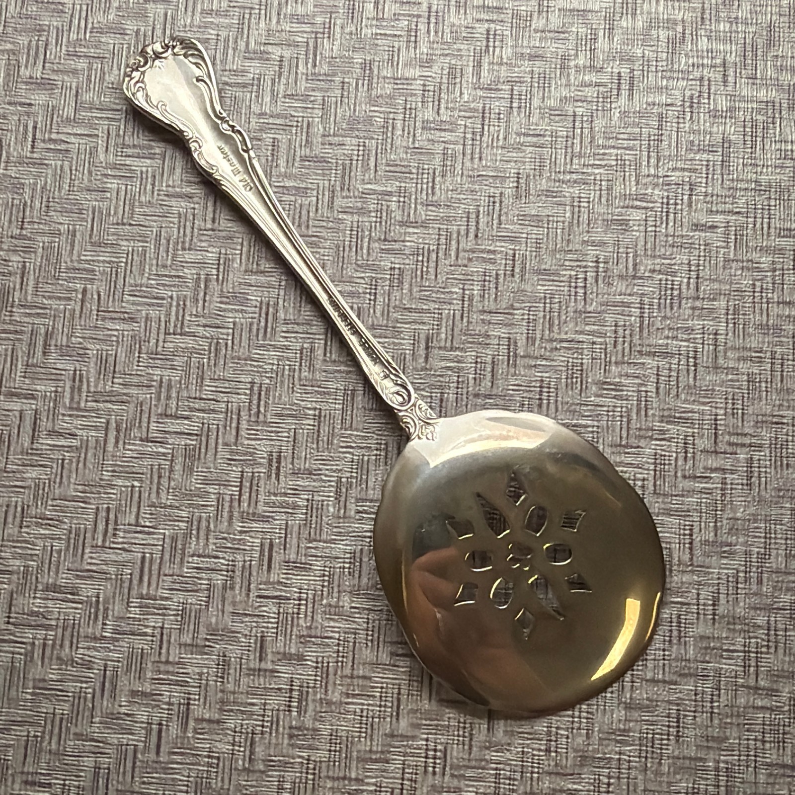 Towle Old Master Sterling Silver Bon Bon Nut Spoon Pierced Bowl 5.5" 24.1g
