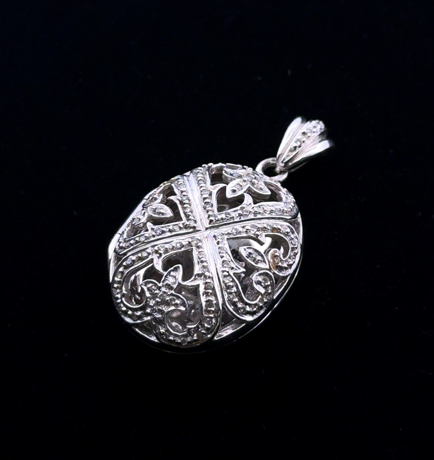 STS Thailand 925 Sterling Silver Diamond Accent Oval Filigree Locket Pendant 11g