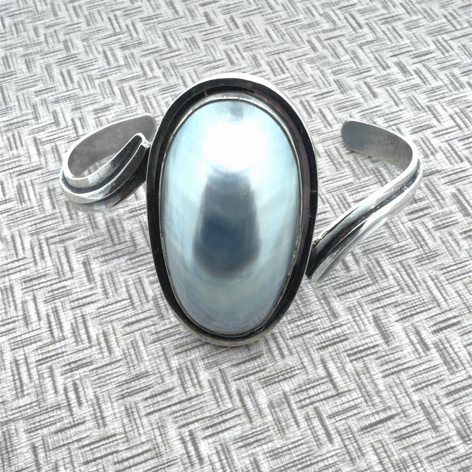Vintage Israeli Modernist 925 Sterling Silver Mother of Pearl Cuff Bracelet 32.g
