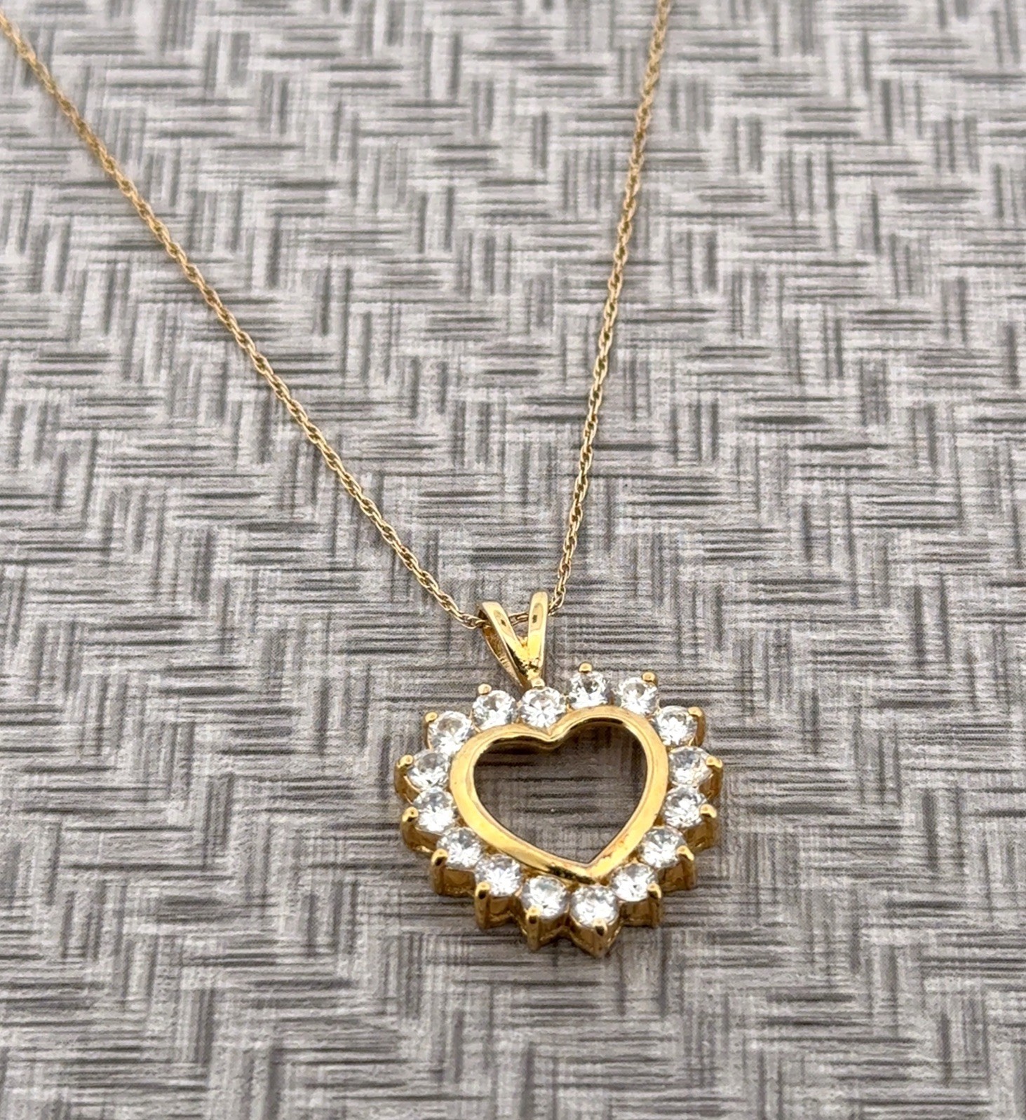19” Gold Vermeil 925 Sterling Silver CZ Heart Pendant Necklace 4.3g