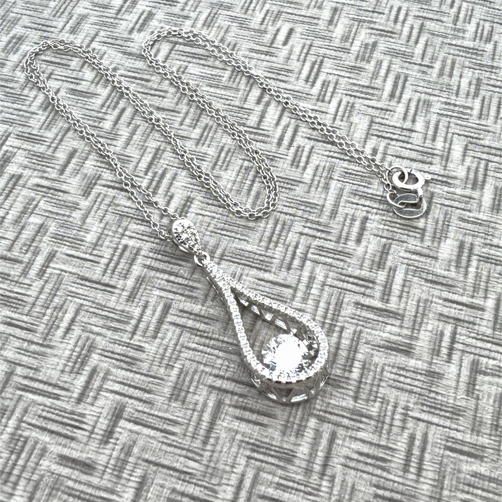 18” YGI Signed 925 Sterling Silver Teardrop Necklace w/ Dancing CZ 3.1g