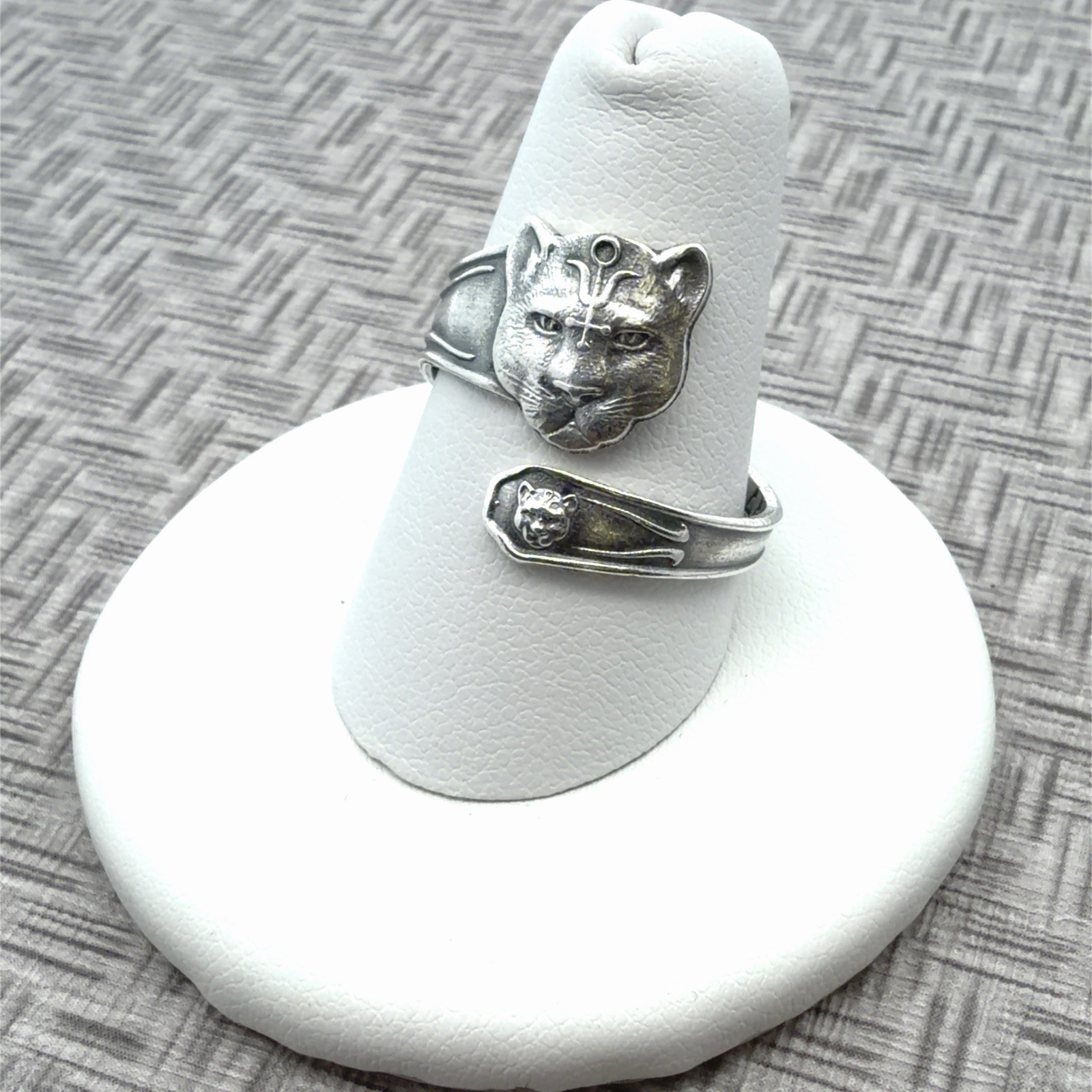 Size 9 Alex and Ani 925 Sterling Silver Egyptian Panther Spoon Ring 3.4g