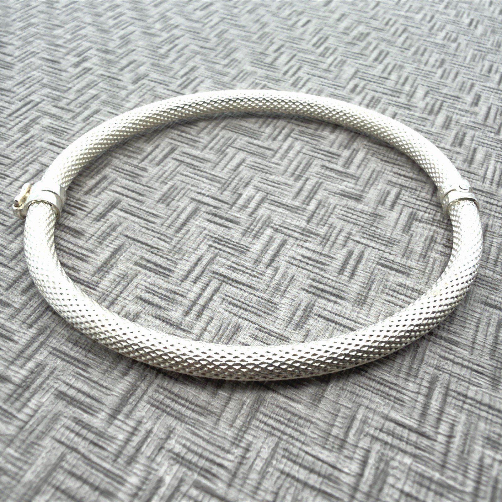 925 Sterling Silver Thailand Diamond Cut Spring Hinged Bangle Bracelet 8.9g