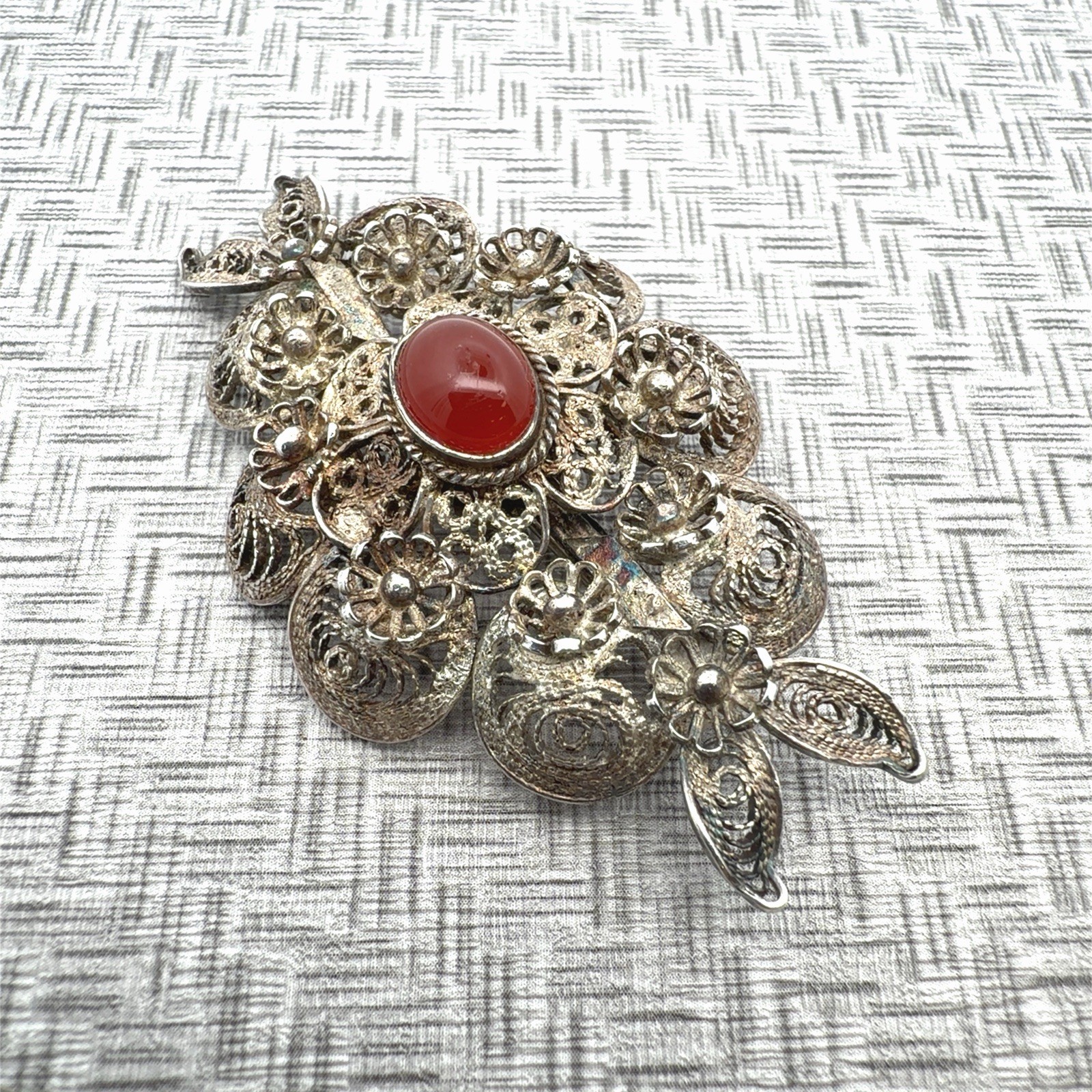 925 Sterling Silver Cannetille Filigree Carnelian Brooch Pin 19.6g