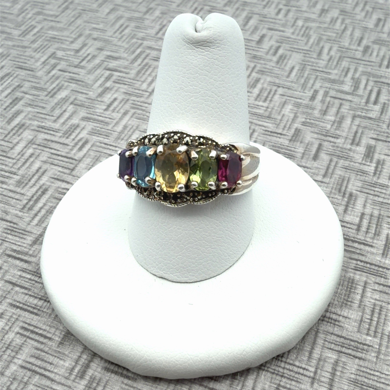 Size 8.5 CNA Signed Garnet Peridot Citrine Blue Topaz And Amethyst Ring 6.2g