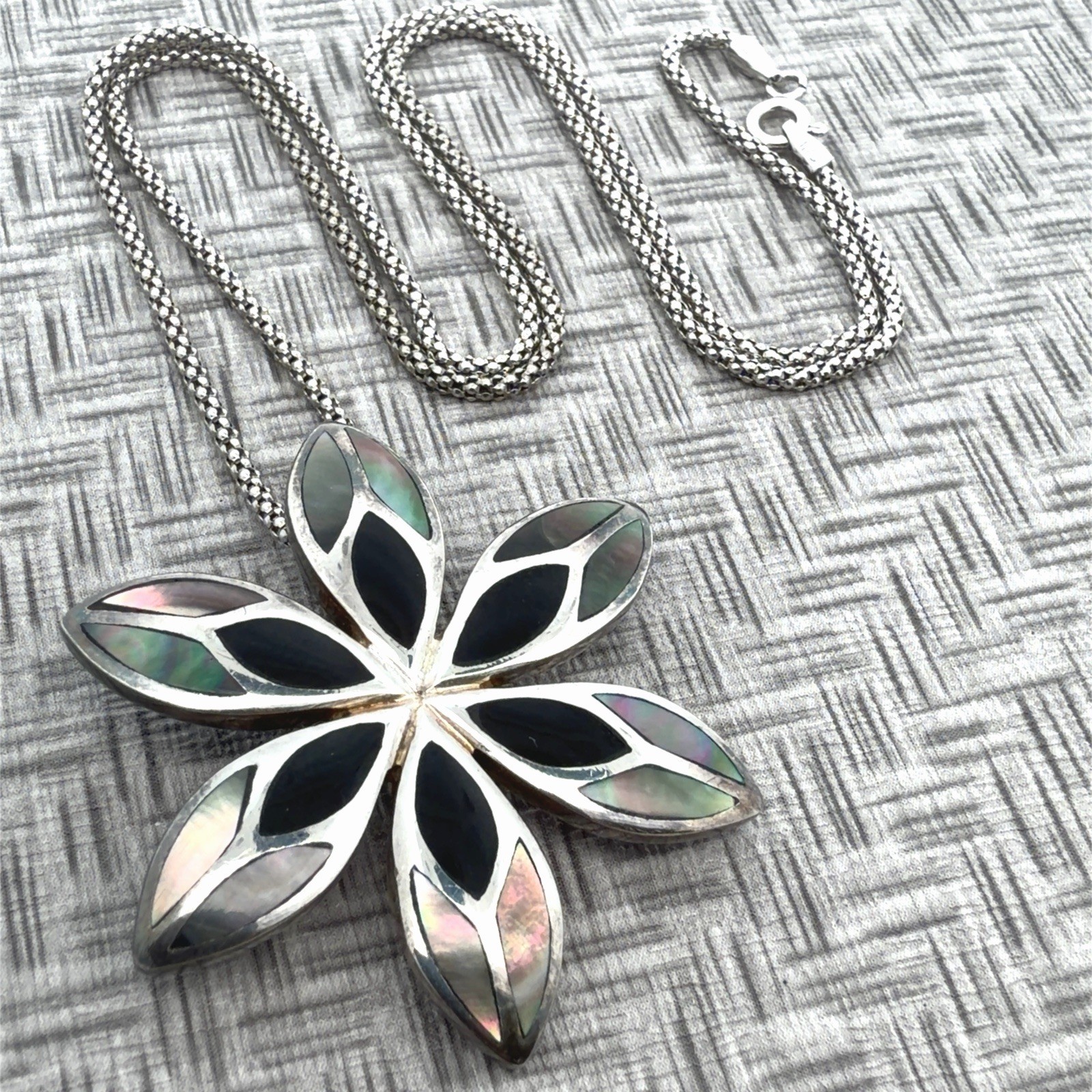 18” Onyx And Abalone 925 Sterling Silver Six Petal Flower Pendant 11.9g
