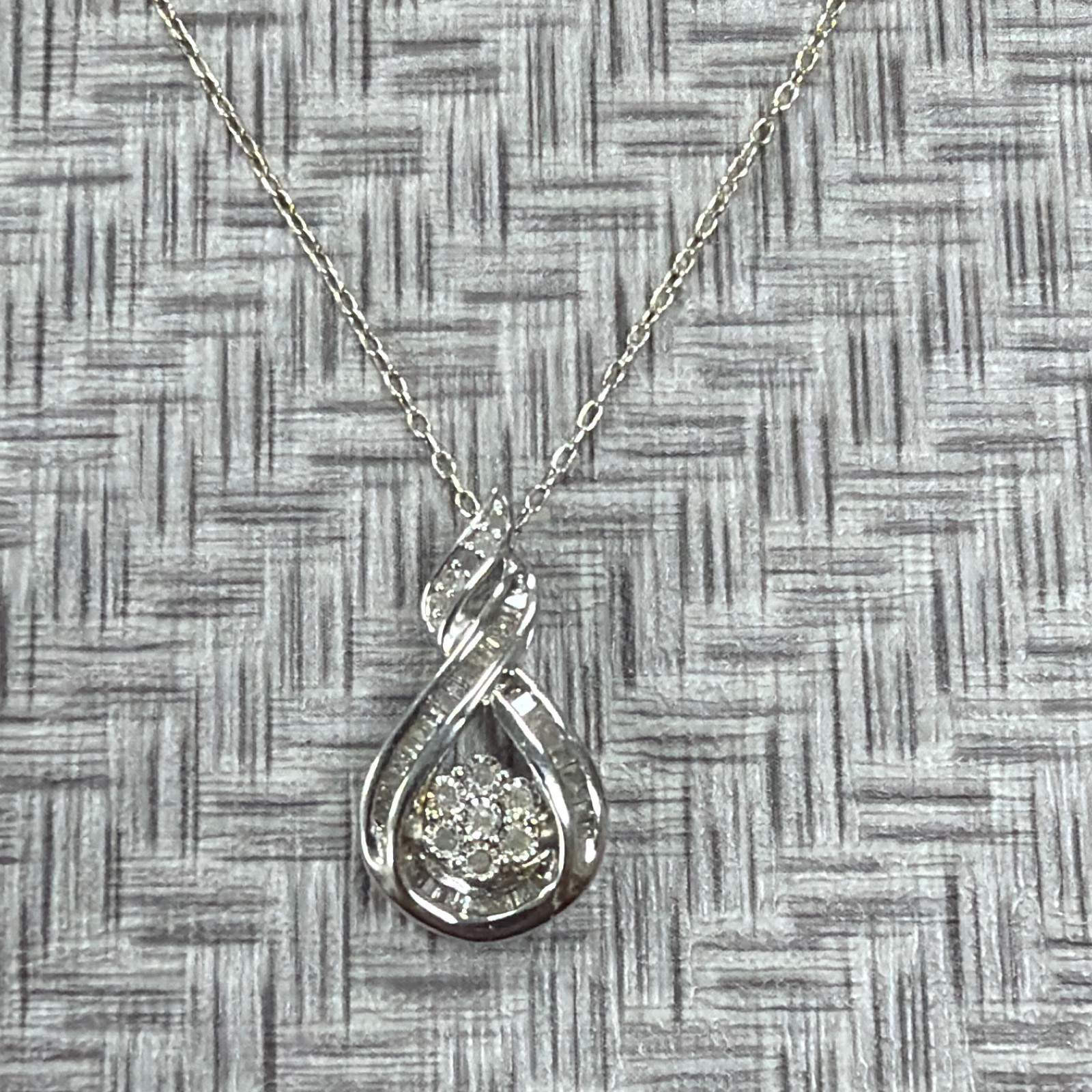 Sterling Silver and Diamond Infinity Swirl Pendant Necklace 18 Inch 32 grams
