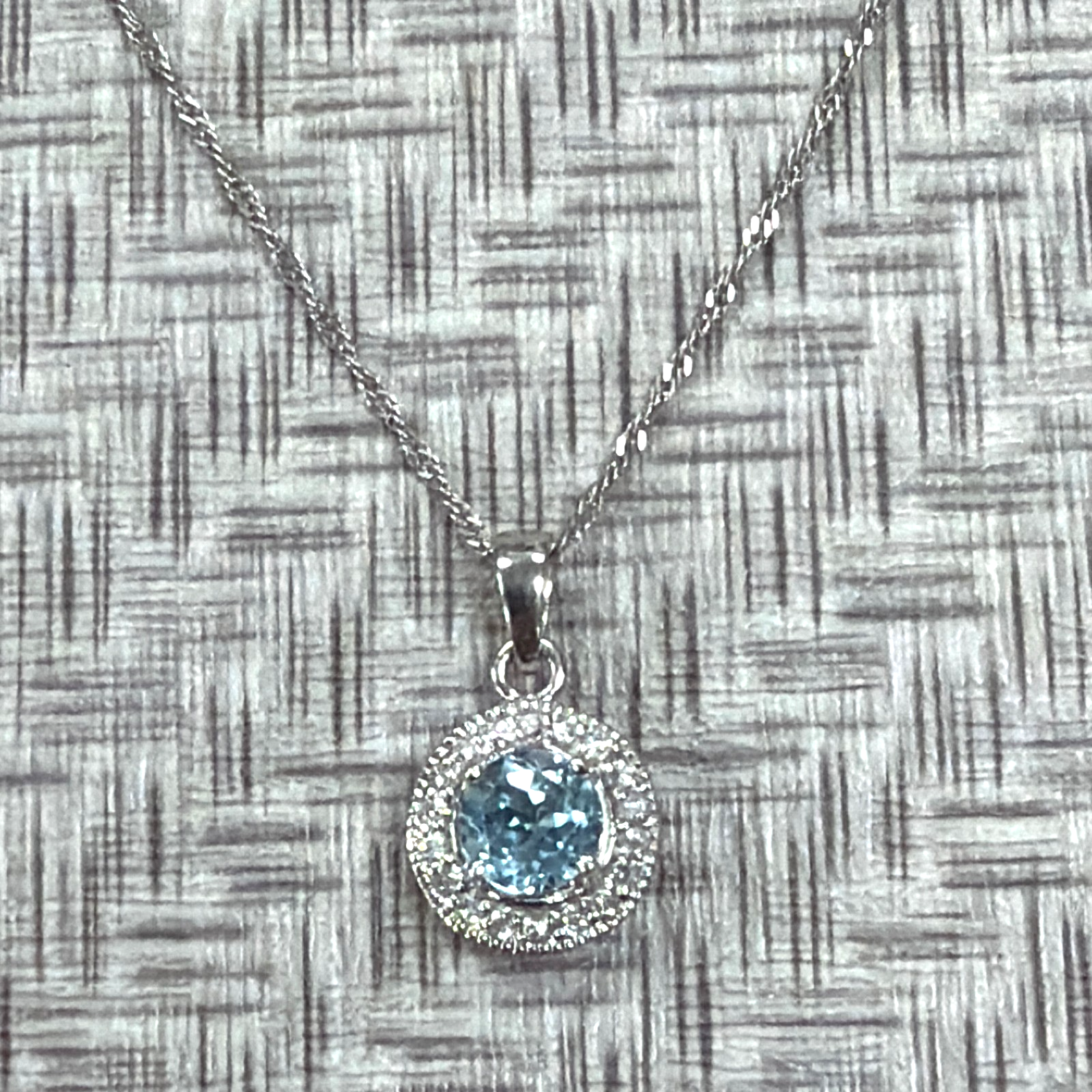 Vintage 925 Sterling Silver Round Blue And White Topaz 18" Necklace 2.5 Grams