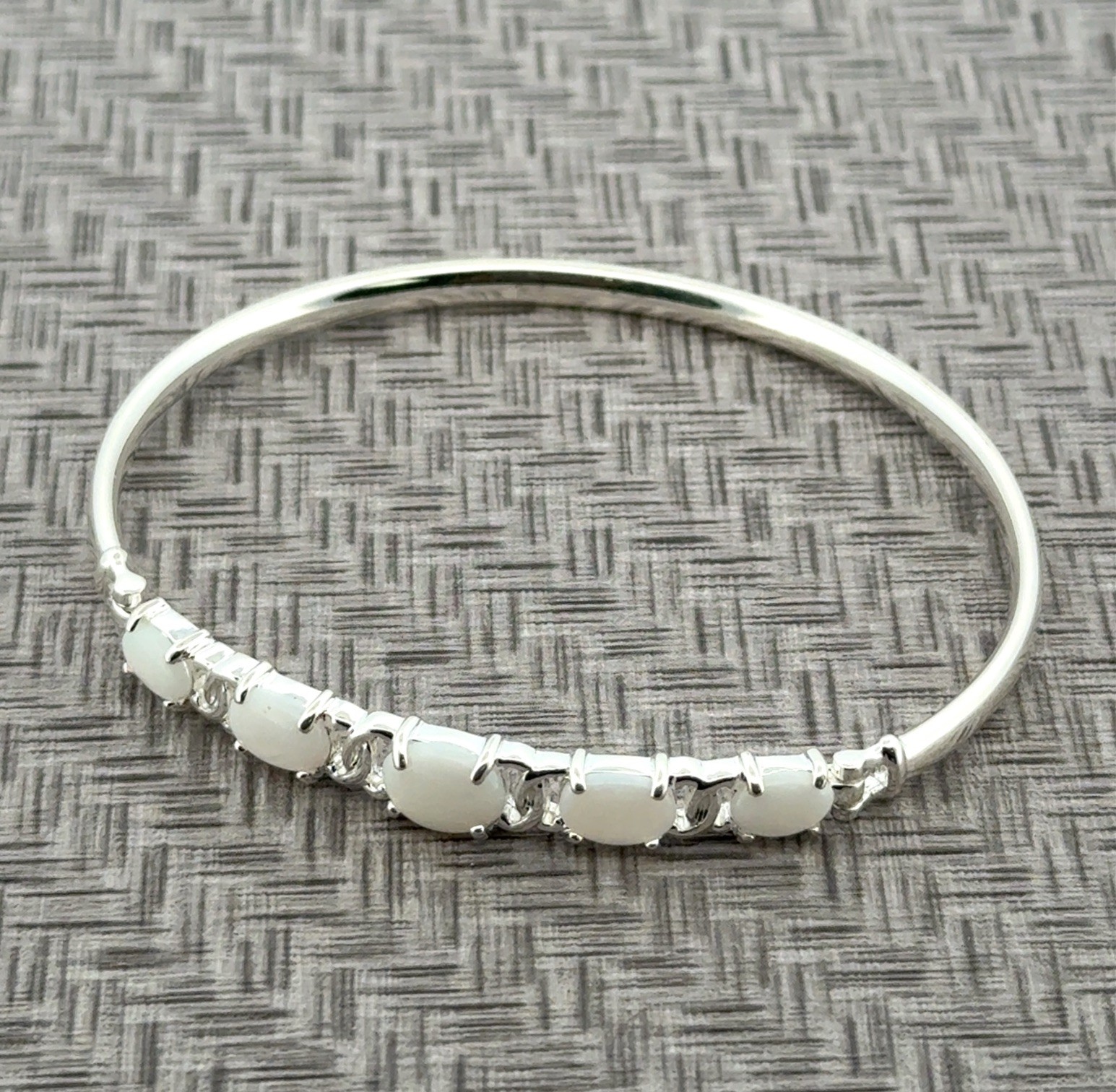 7.25” Lab-Created White Opal 925 Sterling Silver Hinged Bangle Bracelet 9.8g