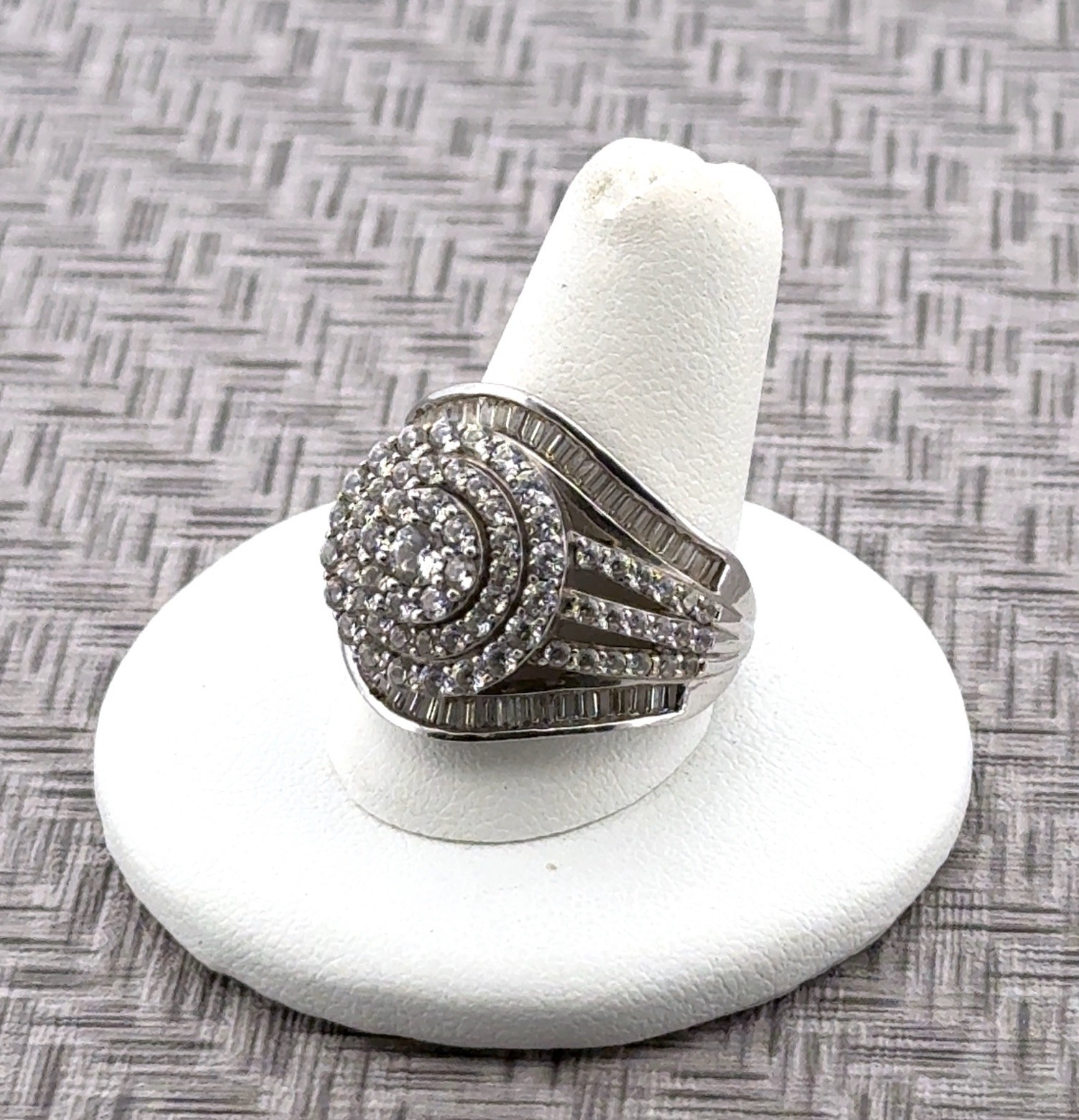 Size: 9.5 SJD 925 Sterling Silver Cubic Zirconia Cluster Statement Ring 7.5g